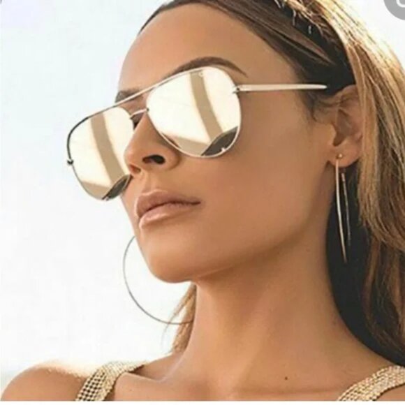 Quay High Key Sunglasses-Gold - Picture 2 of 4